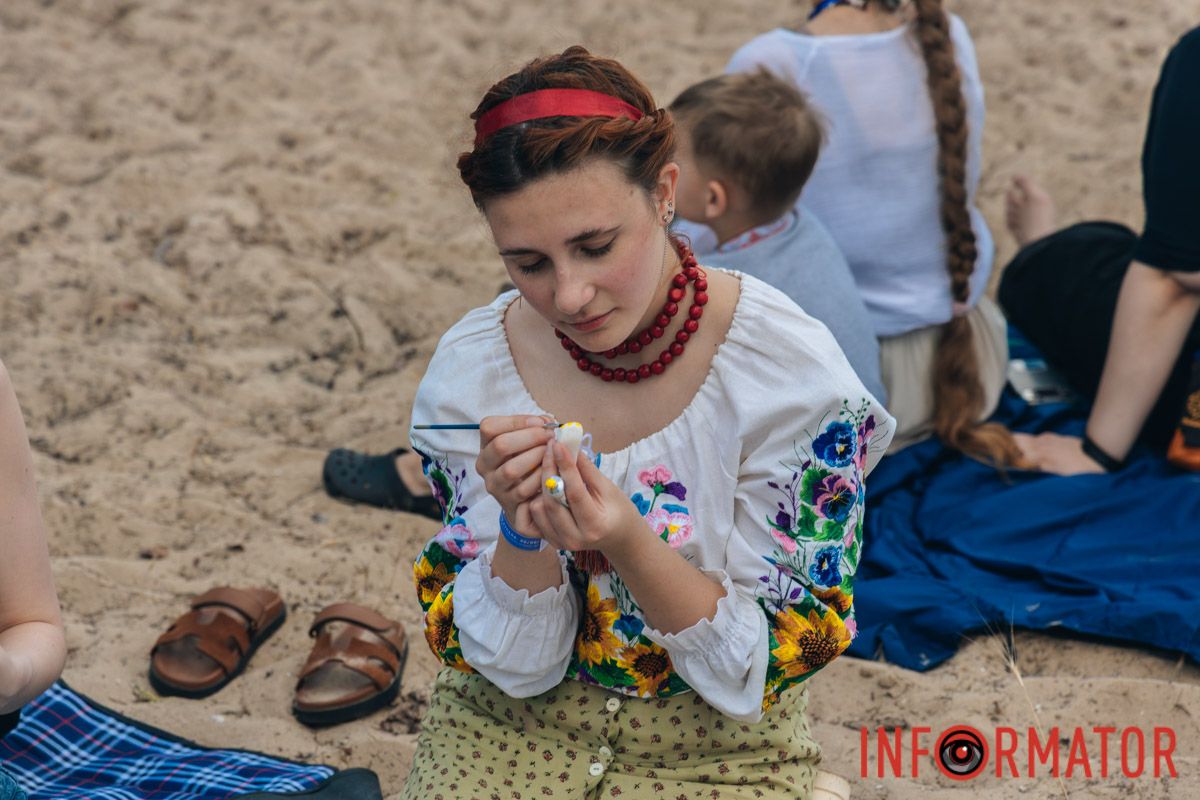 Учасники заходу одягнули вишиванки та етнічне вбрання