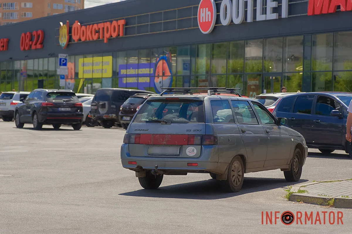У Дніпрі біля «Мост-сіті» сталася ДТП: що відомо 3