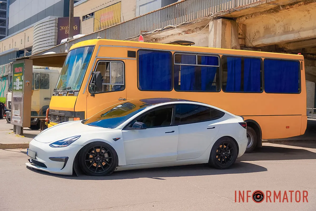У Дніпрі біля «Мост-сіті» сталася ДТП: що відомо 6