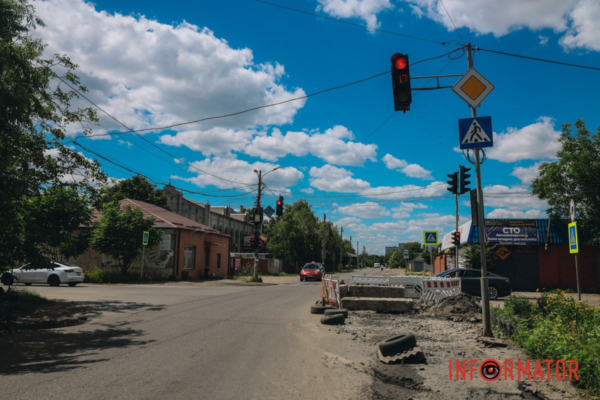 В Днепре на Старочумацкой пропасти перекрыло две полосы движения 9