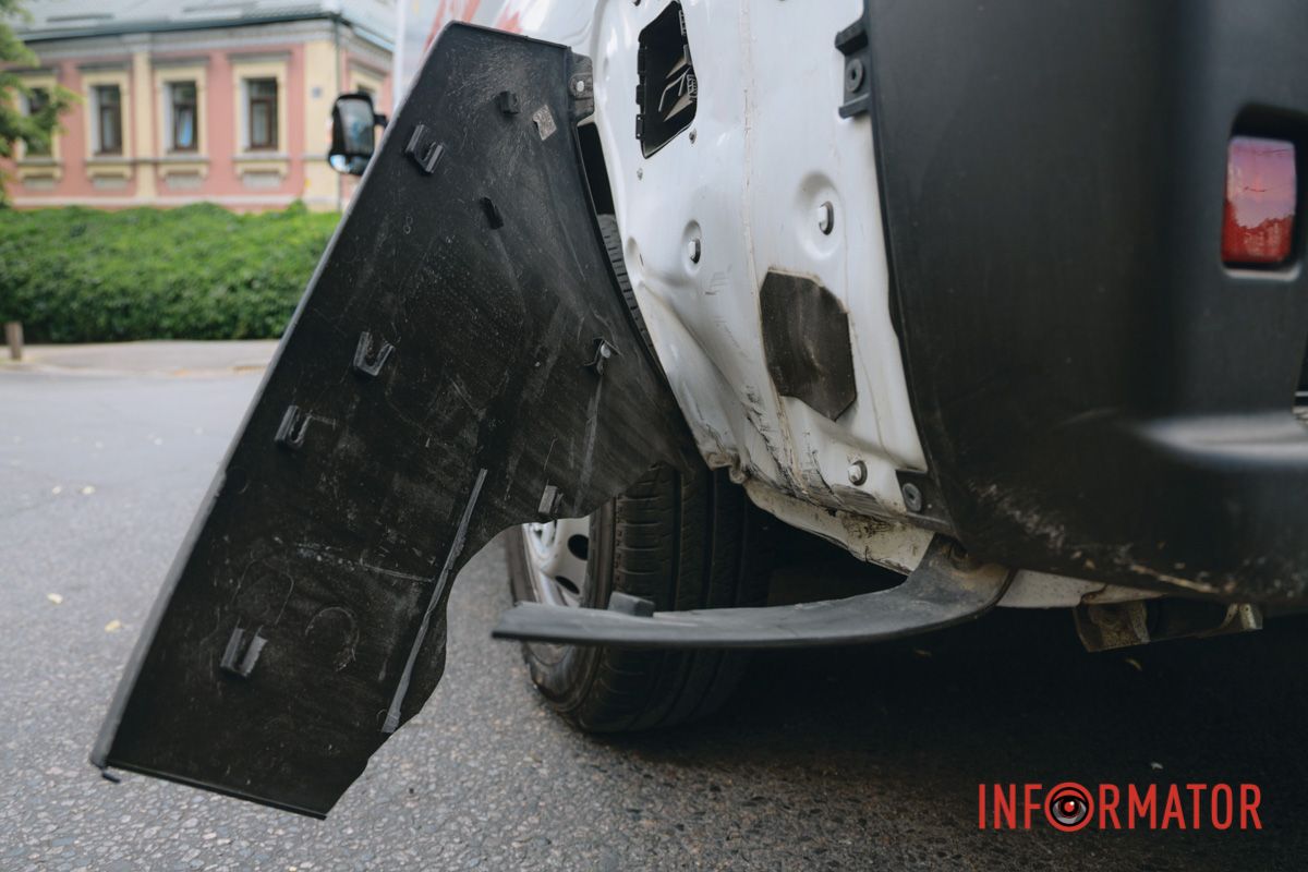 В Днепре на Старокозацкой не разминулись мотоциклист на Honda и скорая