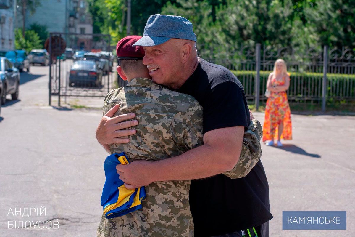 4 роки полону: додому у Кам’янське повернувся воїн Десантно-штурмових військ Збройних Сил України 4