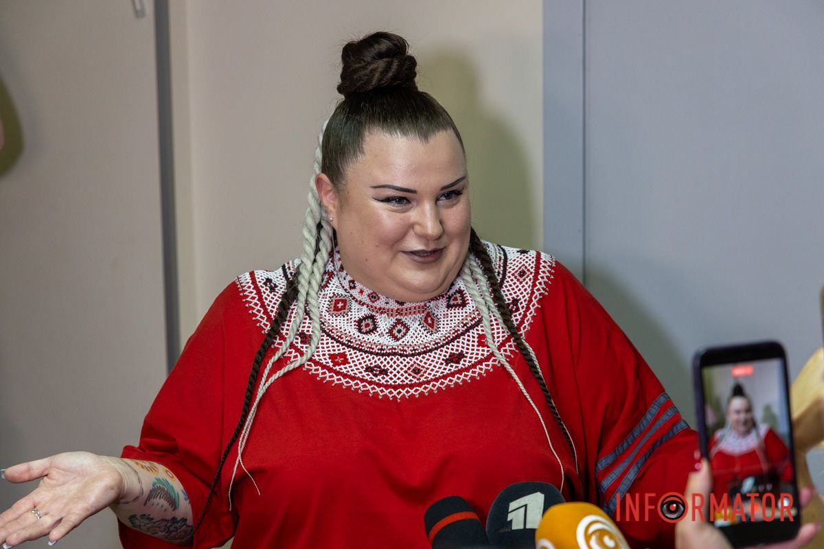 Текст диктанту читала співачка alyona alyona