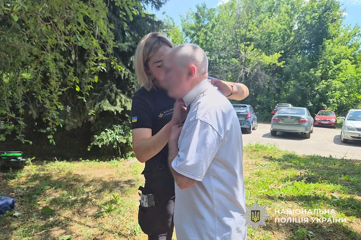 Кількість постраждалих зросла до 21: у поліції Дніпра показали кадри з місця ворожої атаки 1