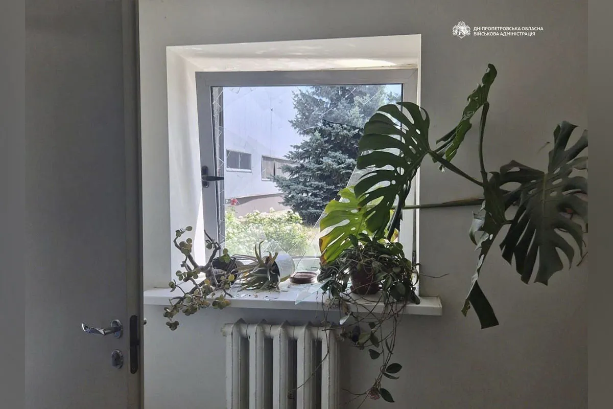 Кількість постраждалих зросла до 21: у поліції Дніпра показали кадри з місця ворожої атаки 9