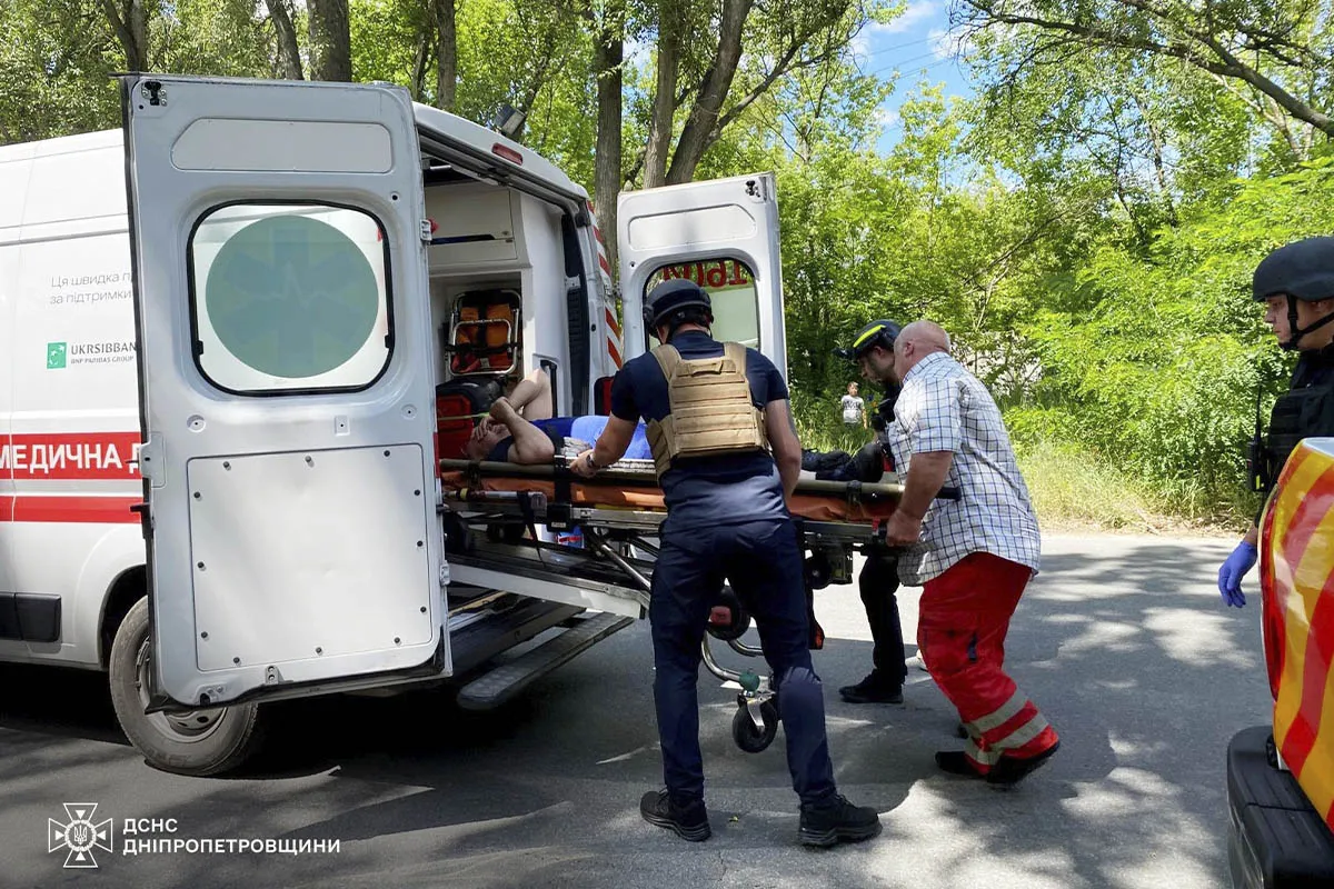 У Дніпрі зросла кількість постраждалих внаслідок атаки рф, 4 людини – “важкі” 2