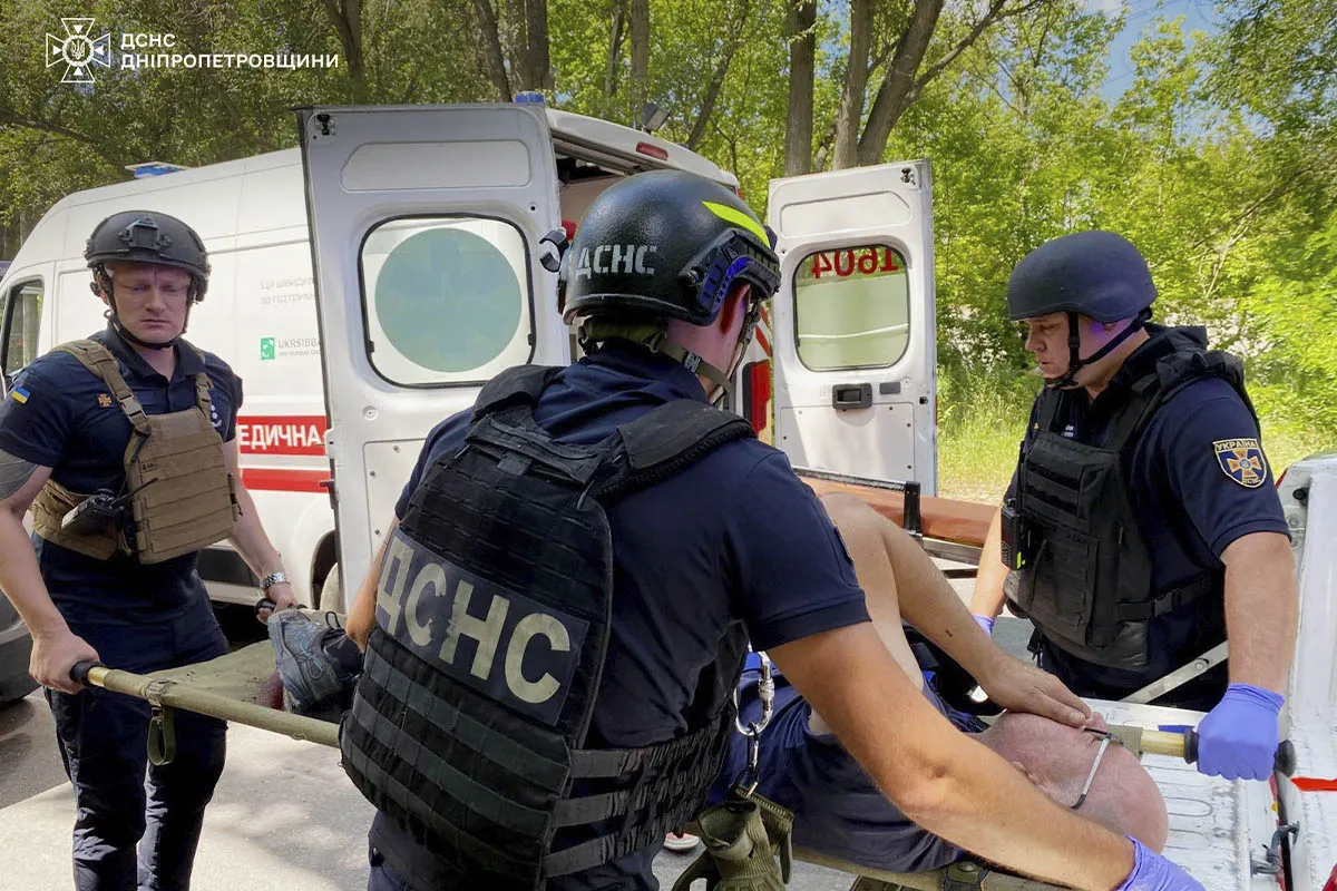 У Дніпрі зросла кількість постраждалих внаслідок атаки рф, 4 людини – “важкі” 12