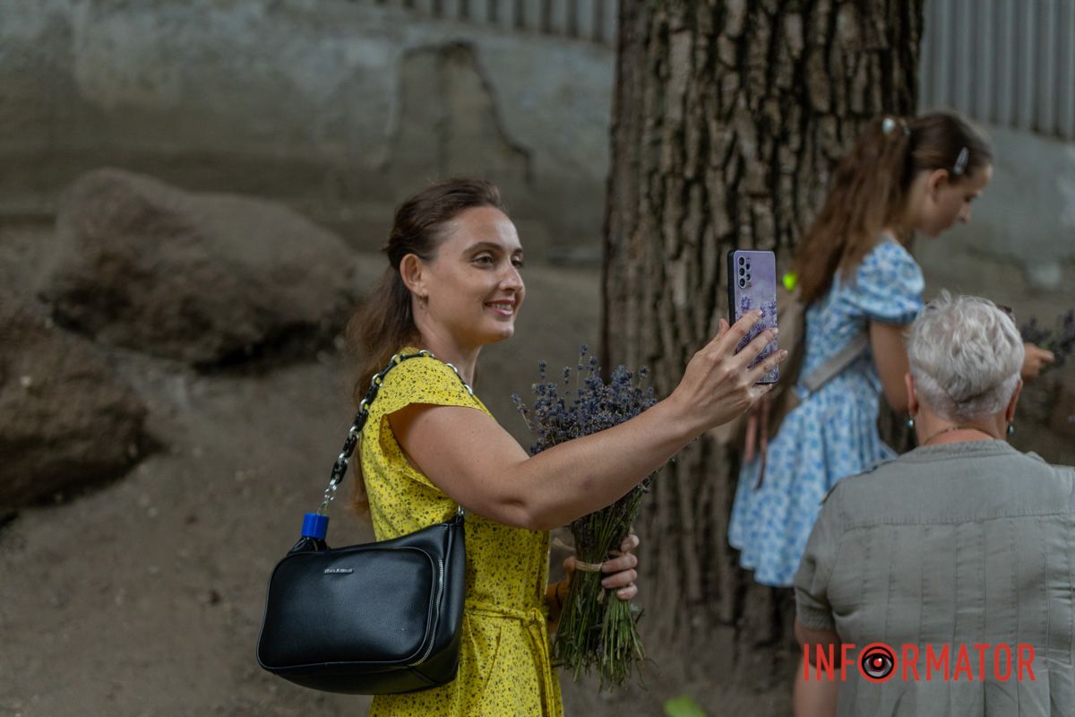 Букетик своїми руками: у парку Шевченка в Дніпрі пройшов «Лавандовий бум» 15