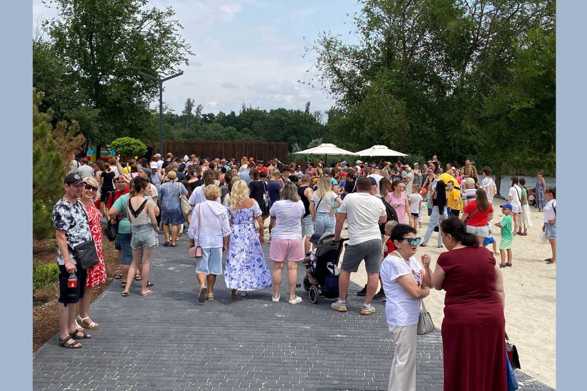 Територію повністю очистили від сміття, чагарників та видалили аварійні дерева