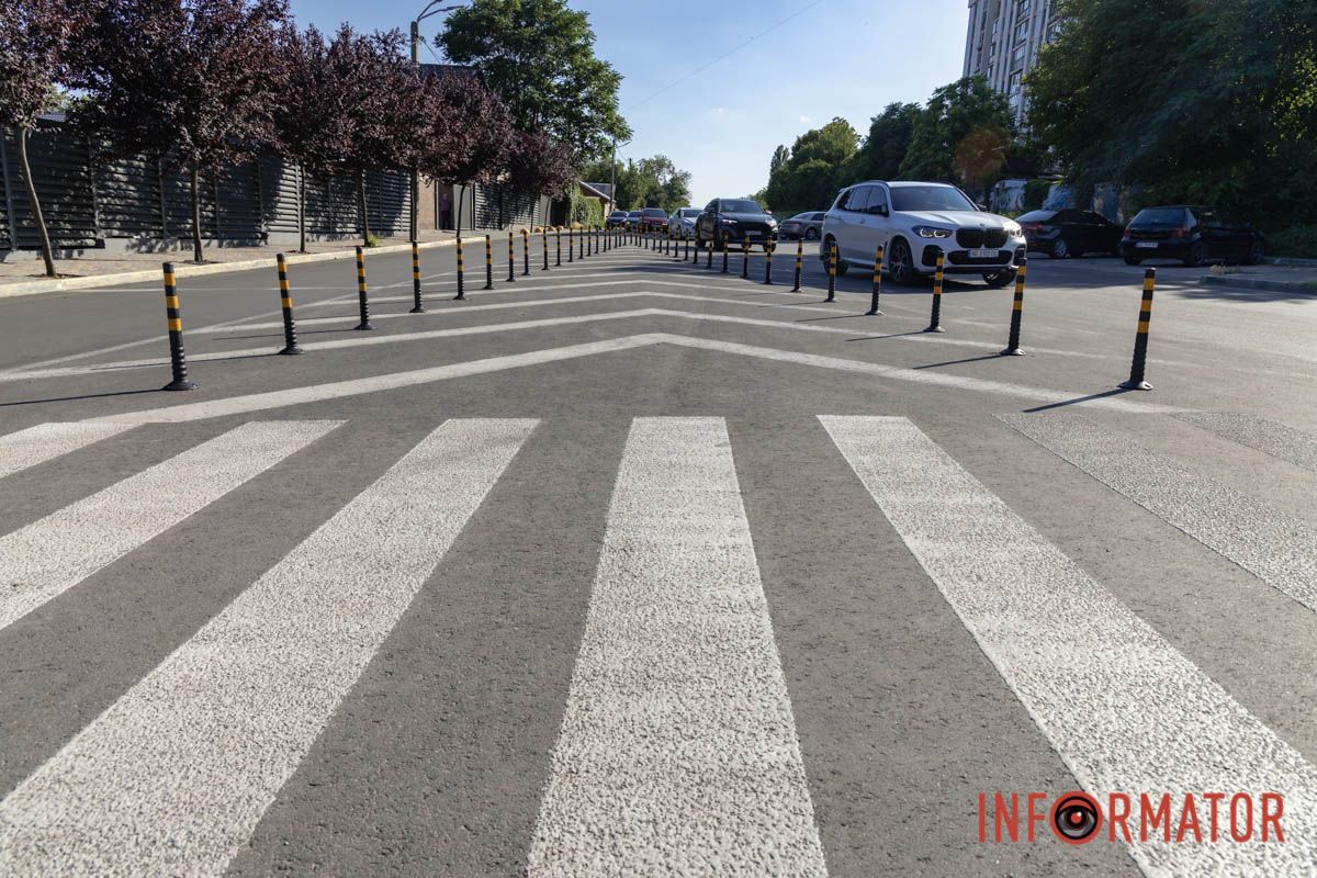 Новый островок безопасности: в Днепре на Лабораторной установили делиниаторы 18