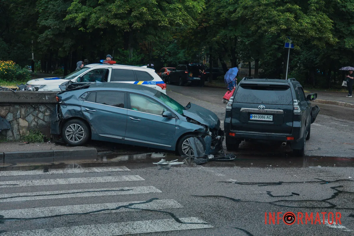 Peugeot врізався в Hyundai