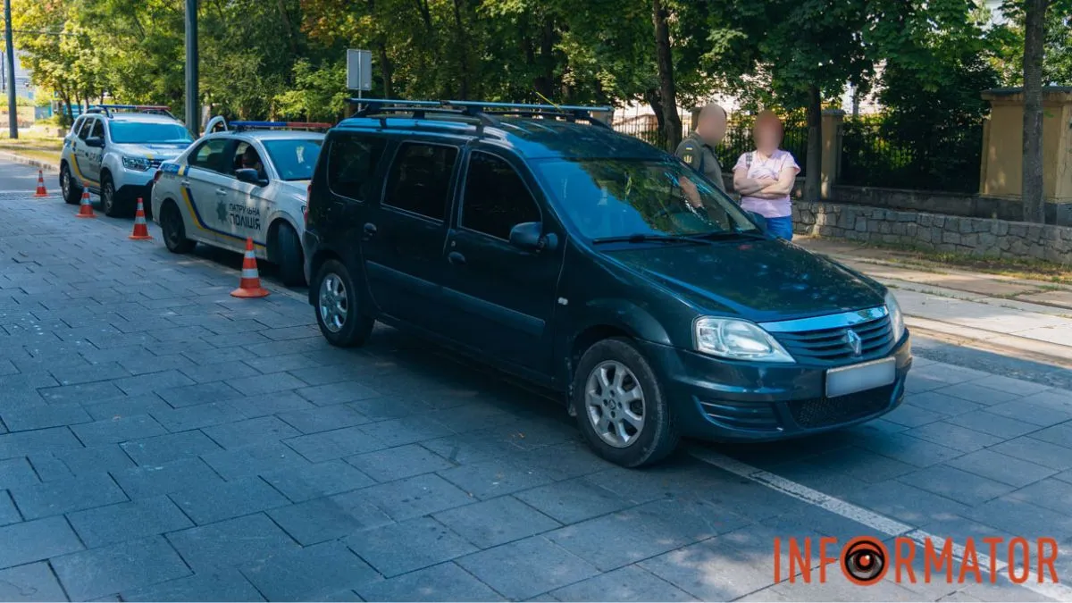 У Дніпрі на Соборній площі під колеса Renault потрапив чоловік