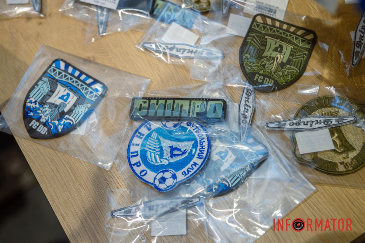 В Днепре на Яворницкого открыли первый сувенирный магазин: цены и ассортимент 33