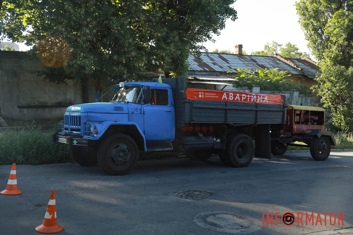 У Дніпрі на Словацькій Toyota вʼїхала у трамвай №15, який відлетів у Lanos: кількох людей доставили в лікарню 16