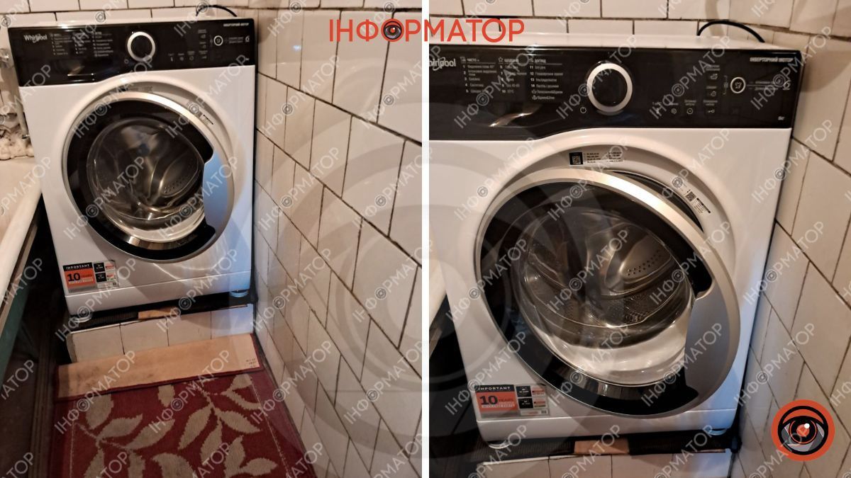 Встановлена пральна машина на антивібраційних підставках Встановлена пральна машина на антивібраційних підставках