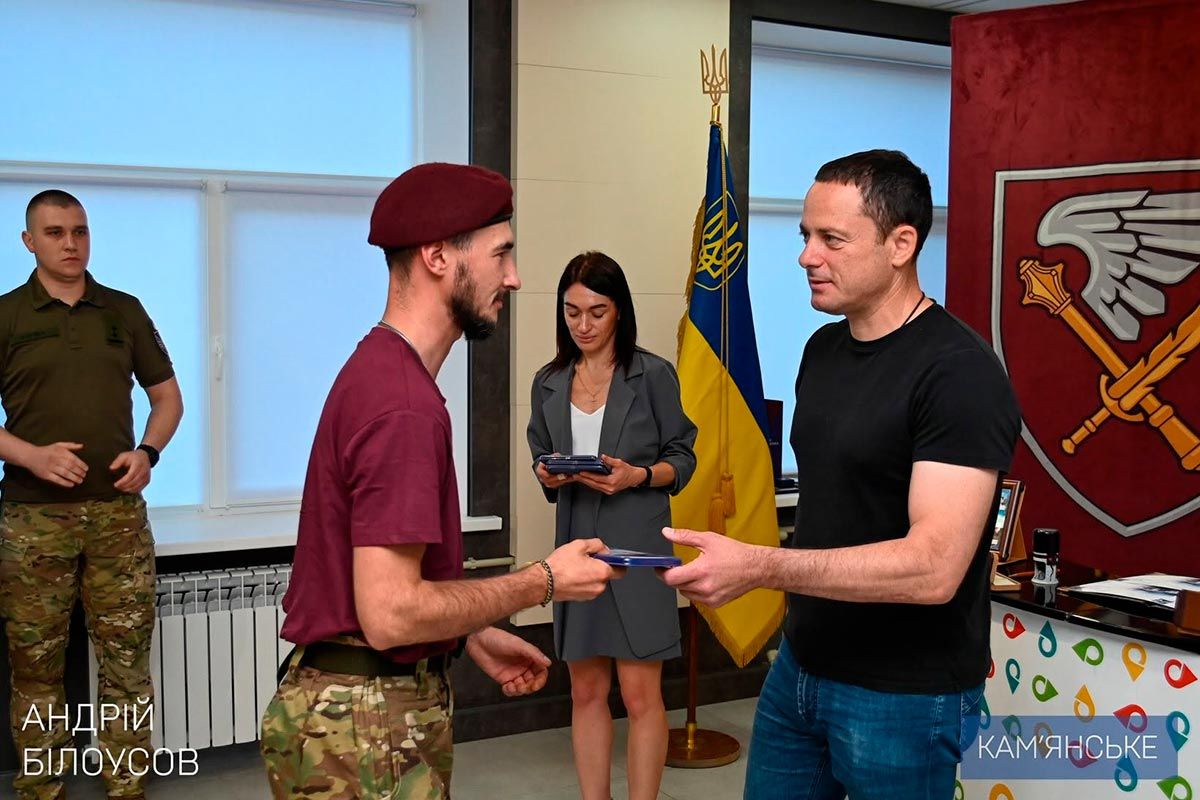 Спецпогашення марок і нагородження військових: у Кам'янському відзначили День створення 147-ї окремої артилерійської бригади 14