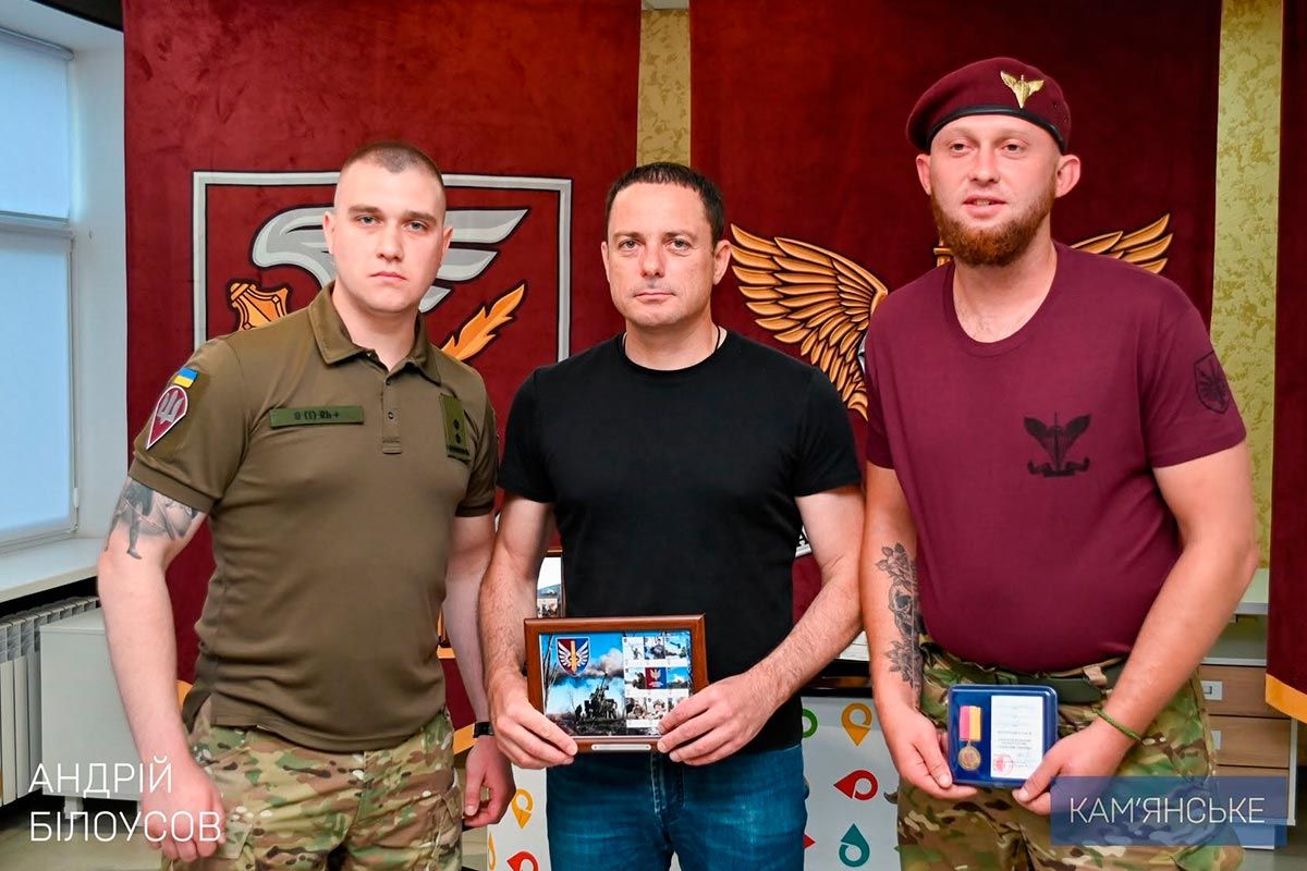 Спецпогашення марок і нагородження військових: у Кам'янському відзначили День створення 147-ї окремої артилерійської бригади 8