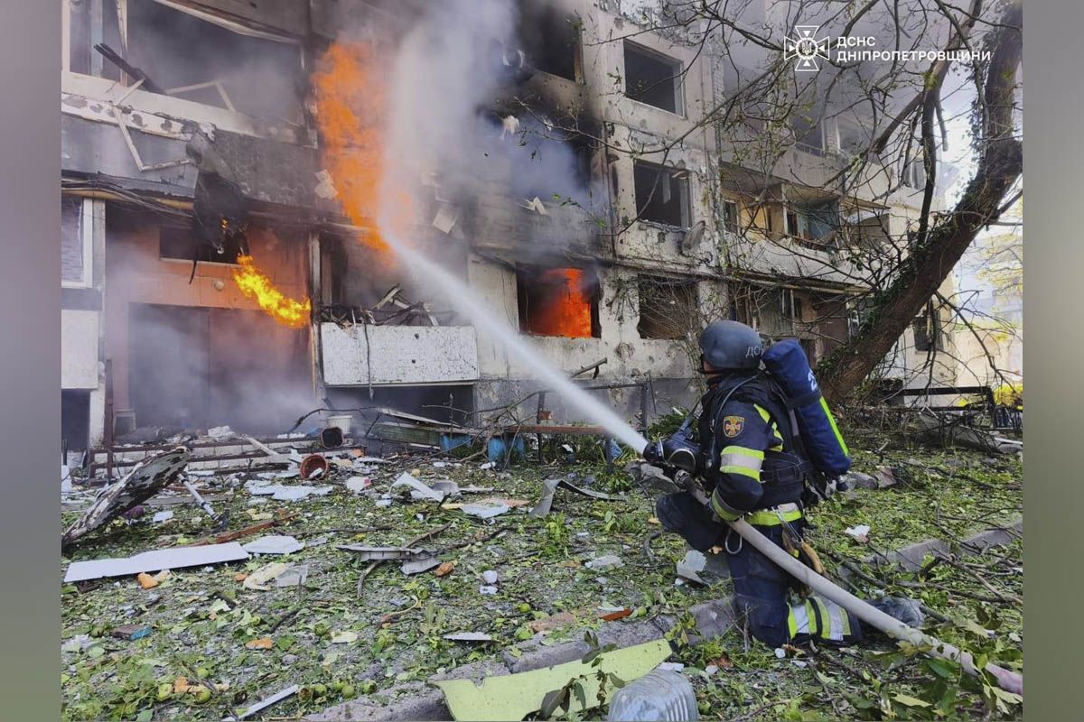 На місці працюють надзвичайні служби На місці працюють надзвичайні служби