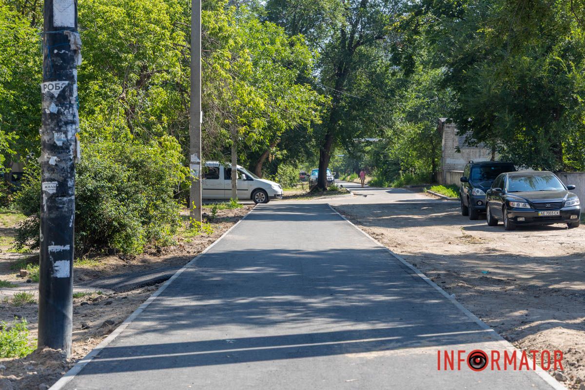 Оновлена тротуарна доріжка У Дніпрі на Батумській ремонтують тротуарну доріжку 1