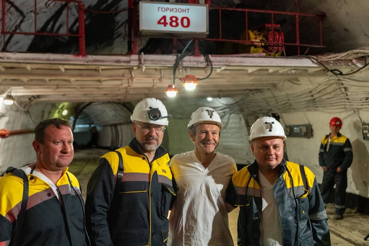 Співак виступів у шахті