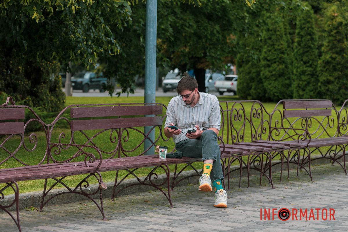 Неспішні прогулянки, кава та літній спокій: як дніпряни проводять день п’ятниці 10