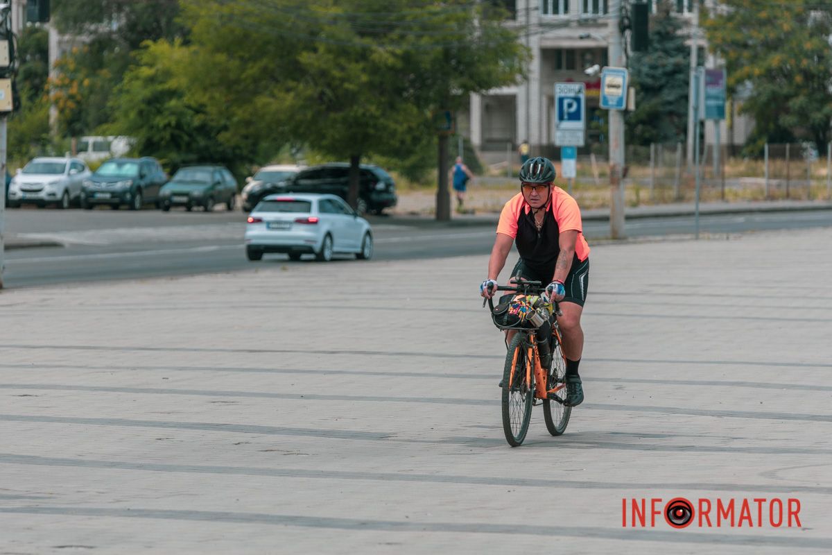 Неспішні прогулянки, кава та літній спокій: як дніпряни проводять день п’ятниці 24