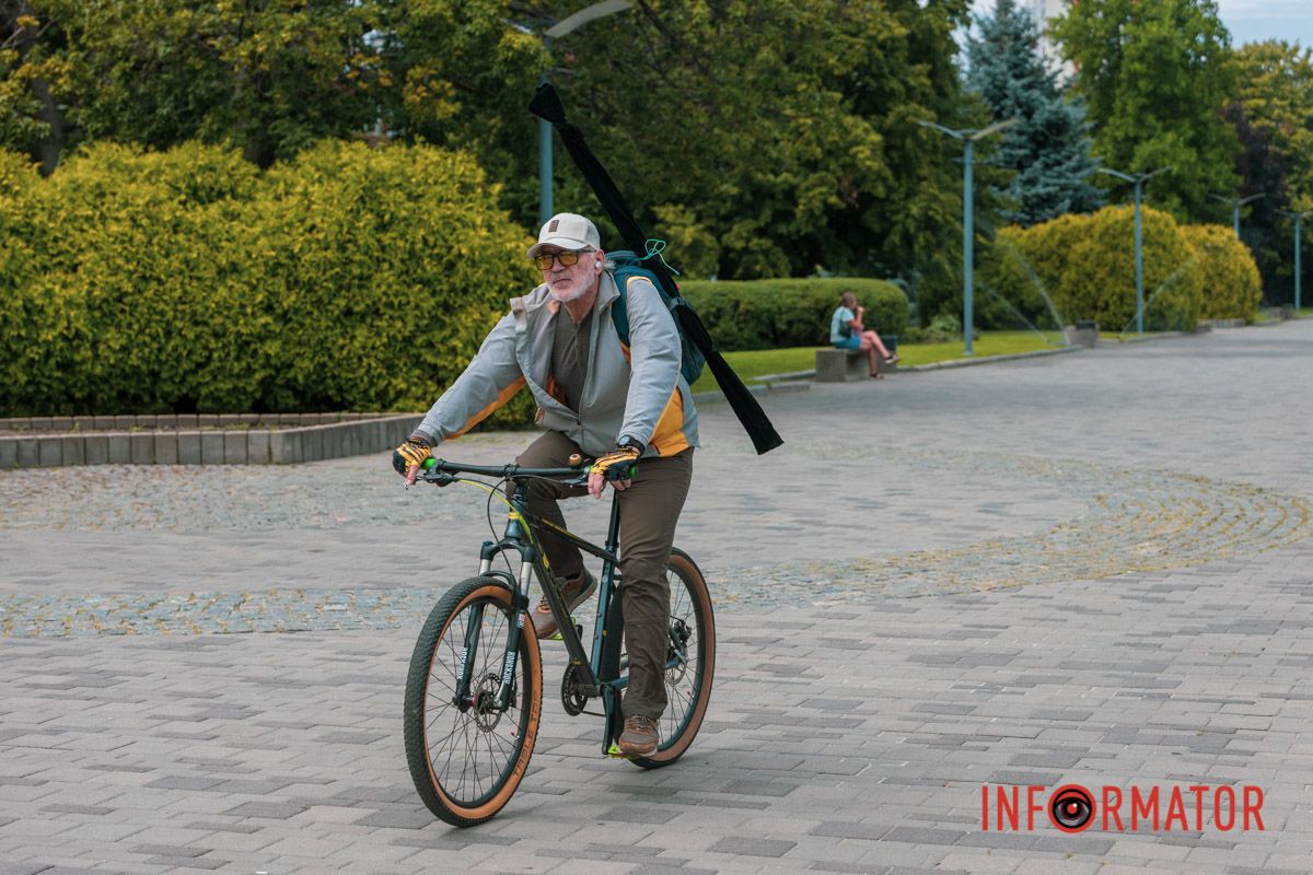 Неспішні прогулянки, кава та літній спокій: як дніпряни проводять день п’ятниці 38