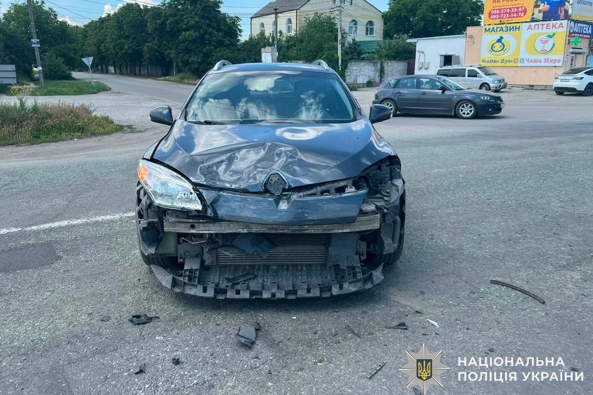 36-річний водій Renault Megane виїхав на нерегульоване перехрестя та не надав перевагу в русі мотоциклу Lifan