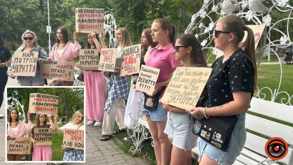 «Ми переживаємо сильні обстріли, а дітись нема куди»: жителі Павлограда вийшли на мирну акцію із закликами встановити більше укриттів