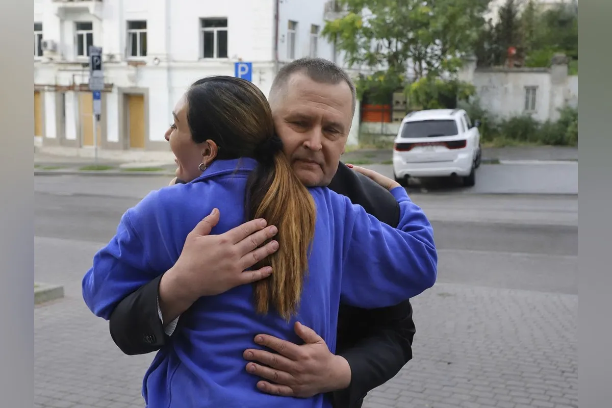 Філатов написав, що вони попрощалися обіймами Дніпро відвідала блогерка з США та прибічниця Дональда Трампа - Лора Лумер 5