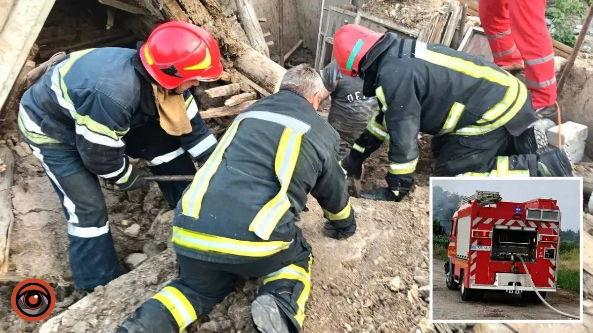 Чоловік опинився під завалами: у Дніпропетровській області обвалився дах будинку