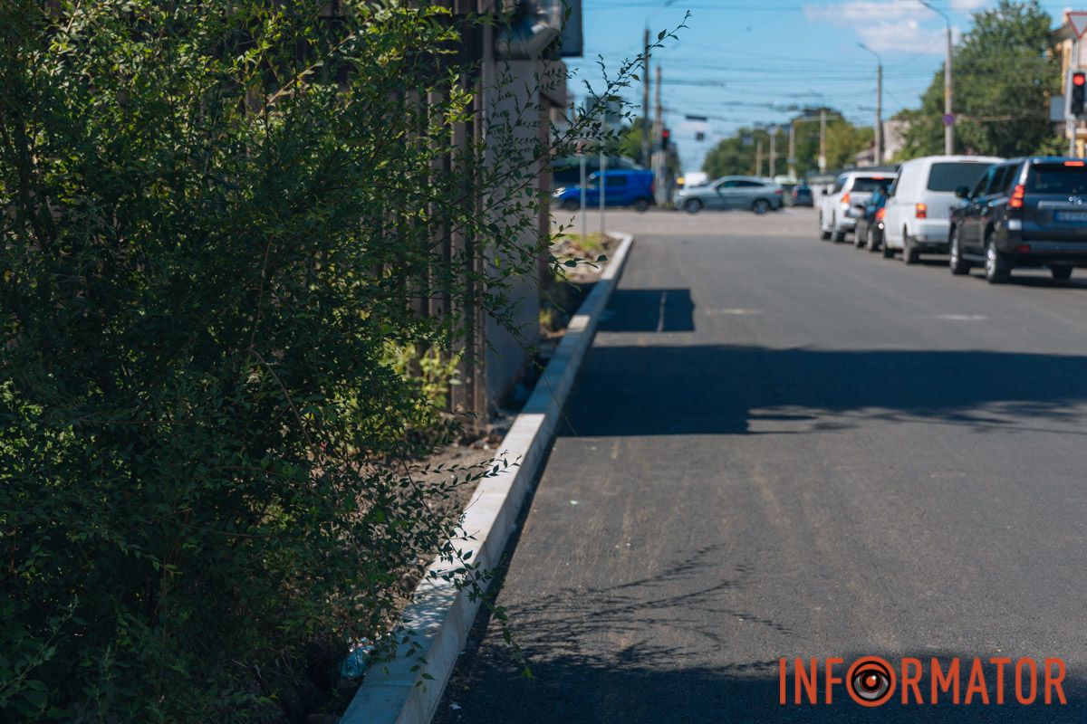 Також там оновили систему водовідведення та вирівняли каналізаційні люки Також там оновили систему водовідведення та вирівняли каналізаційні люки