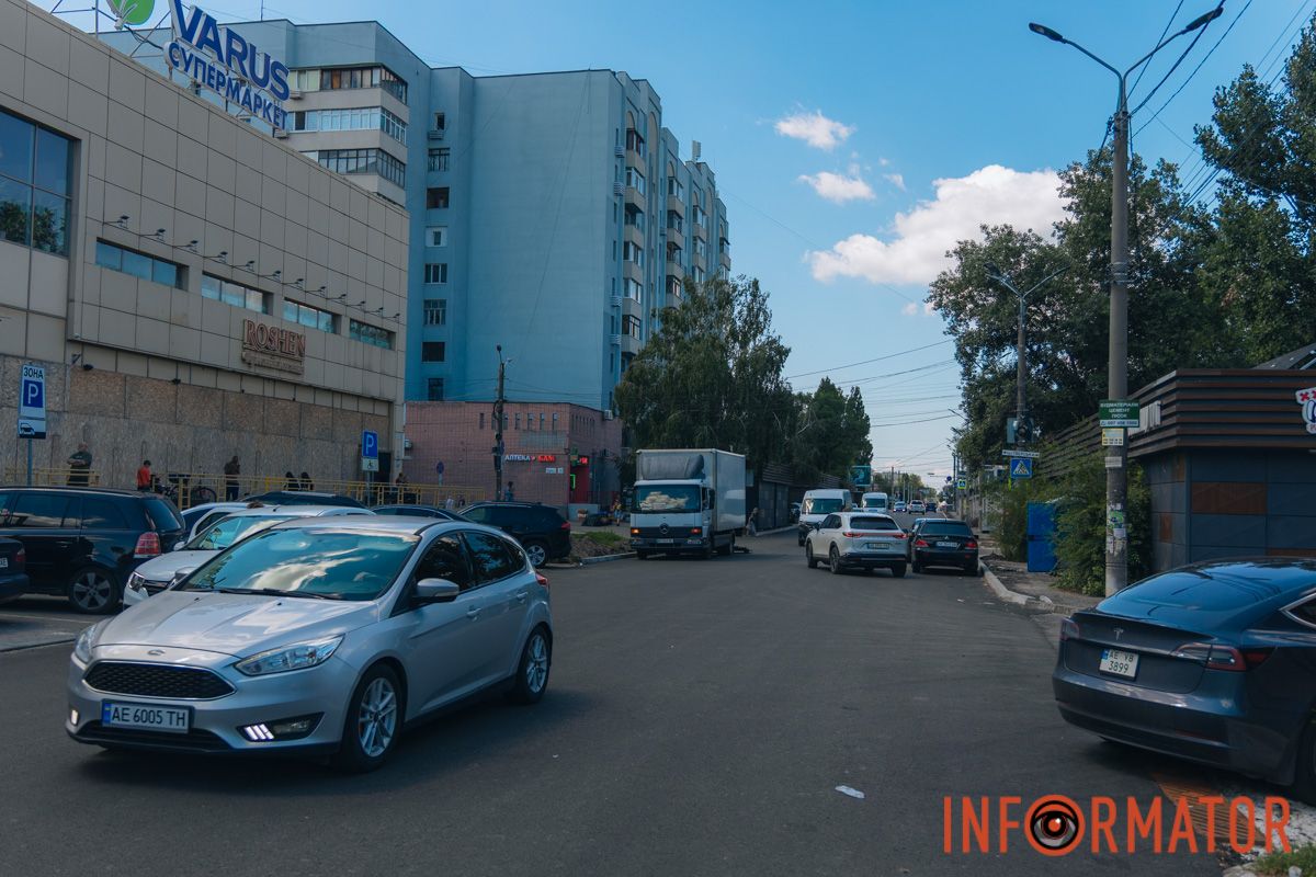 У Дніпрі на вулиці Калиновій завершили основні роботи з оновлення дорожнього покриття У Дніпрі на вулиці Калиновій завершили основні роботи з оновлення дорожнього покриття