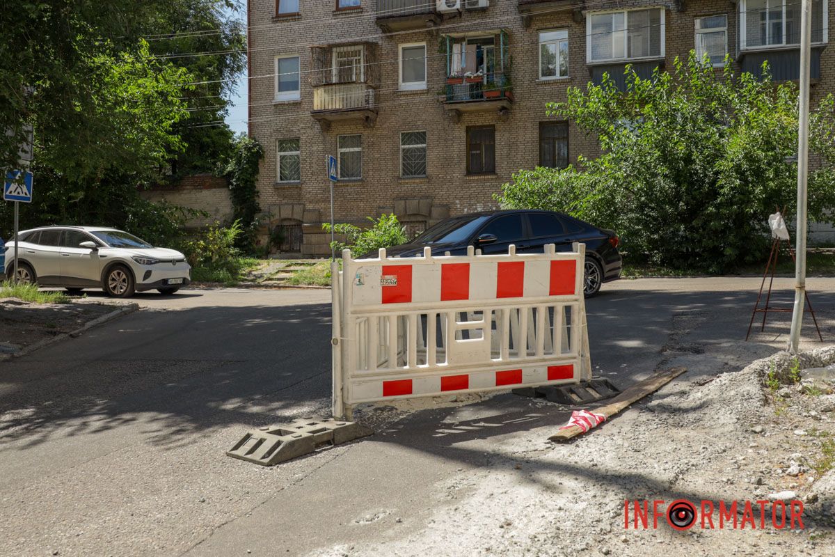Последние две недели мы наблюдали этот забор