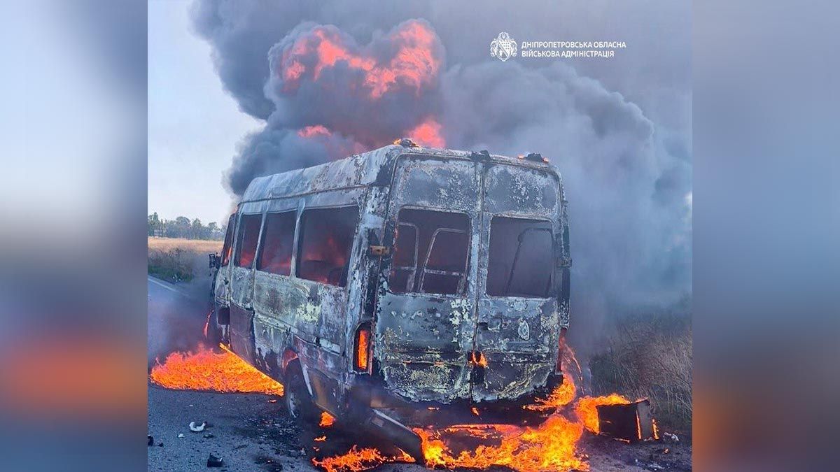 7 постраждалих: росіяни атакували рейсовий мікроавтобус у Нікопольському районі