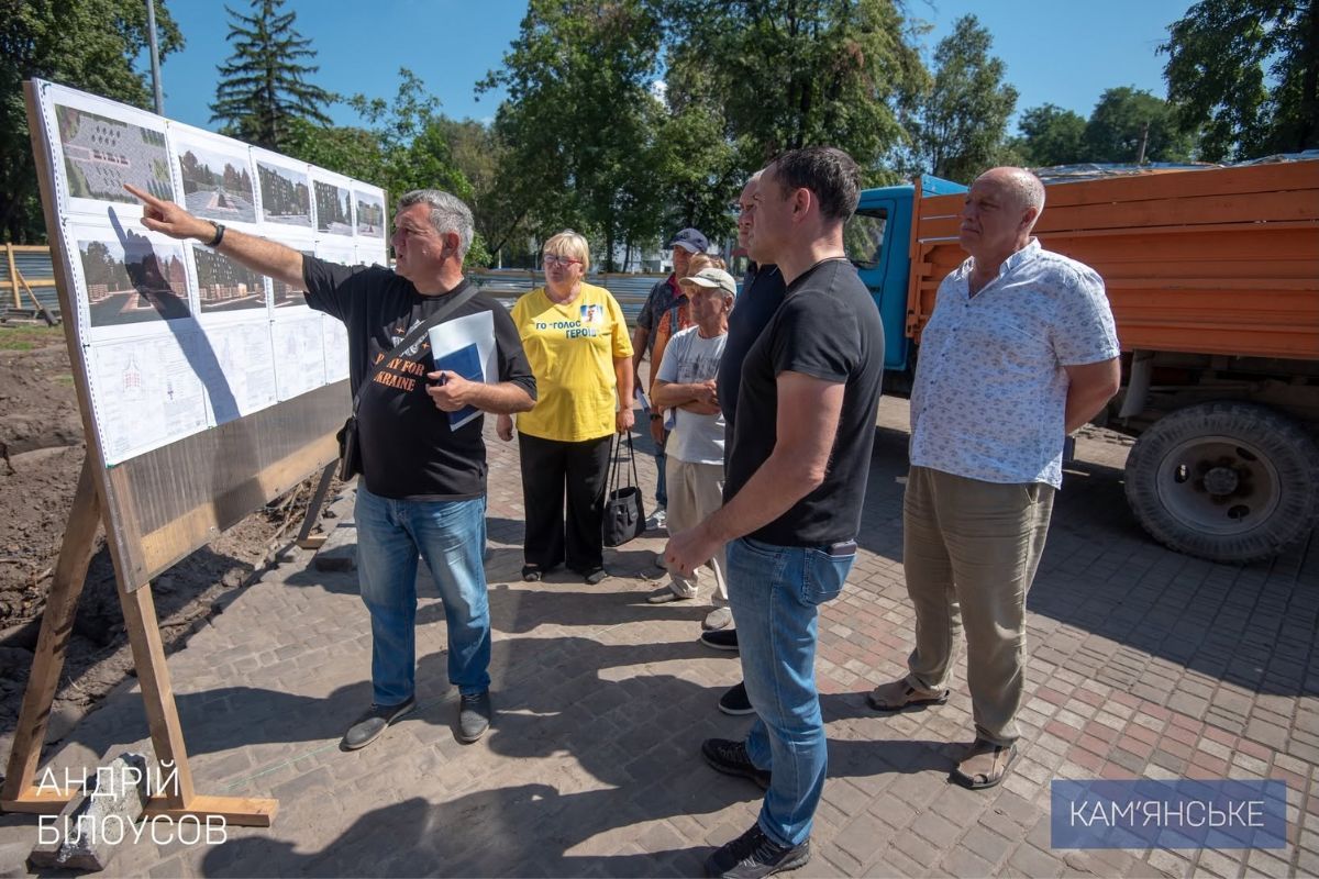 У Кам’янському запустили реконструкцію Меморіального комплексу на Майдані Героїв У Кам’янському запустили реконструкцію Меморіального комплексу на Майдані Героїв