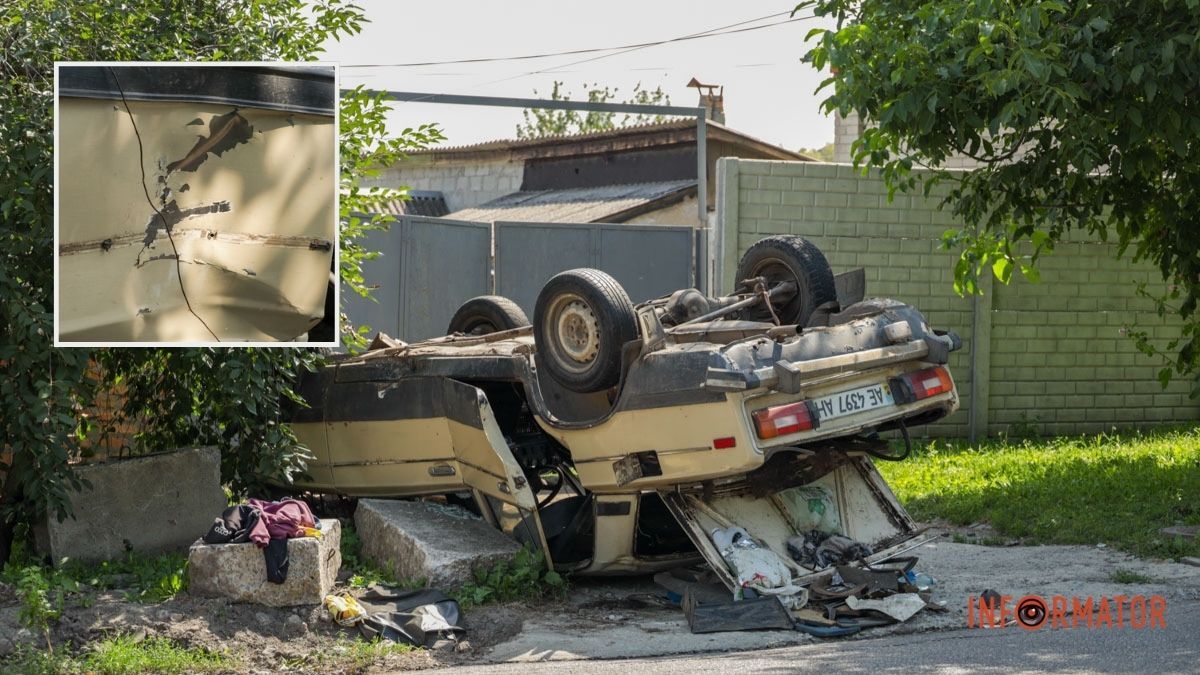 Перекинувся та заблокував двір: у Дніпрі ВАЗ після ДТП понад тиждень лежить на даху біля приватного будинку