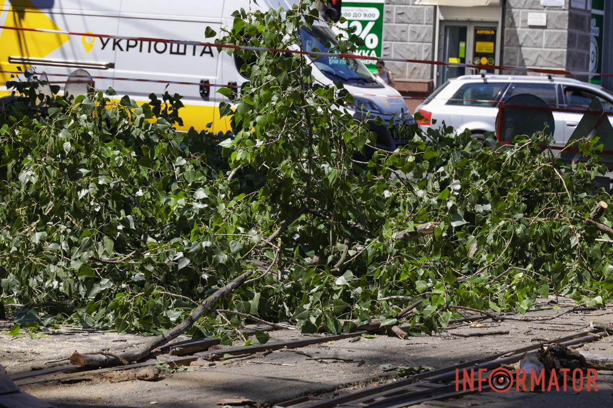 У Дніпрі на Архітектора Олега Петрова частково перекрили дорогу: трамваї курсують іншим маршрутом 5