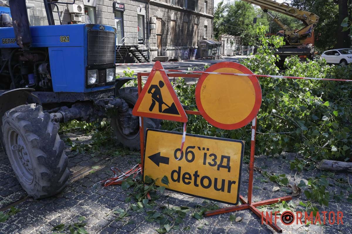 У Дніпрі на Архітектора Олега Петрова частково перекрили дорогу: трамваї курсують іншим маршрутом 17
