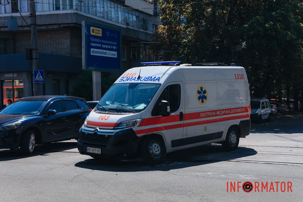 За попередньою інформацією, карета екстреної допомоги їхала на виклик За попередньою інформацією, карета екстреної допомоги їхала на виклик