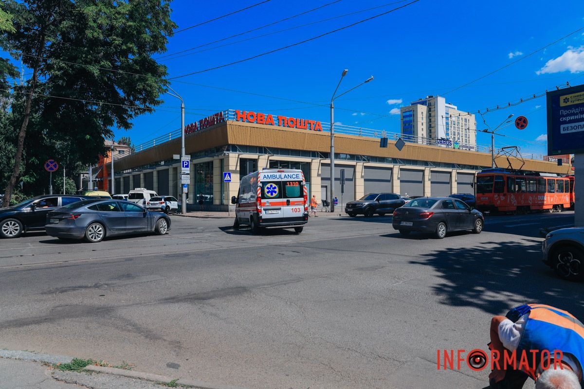 На час оформлення аварії рух електротранспорту організували до вулиці Виконкомівської На час оформлення аварії рух електротранспорту організували до вулиці Виконкомівської