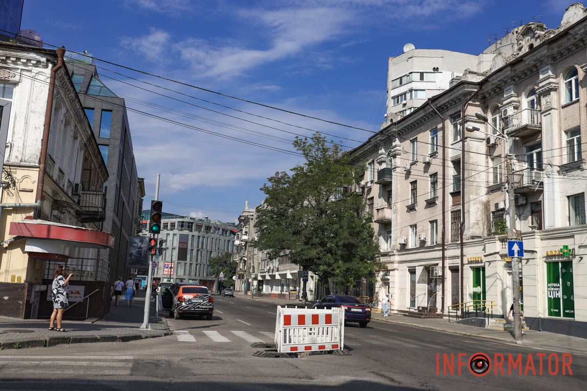 Асфальт на Липинского просел прямо посреди дороги