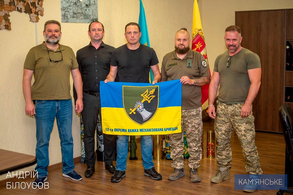 Мер Кам’янського Андрій Білоусов зустрівся із військовими та ветеранами з Кам’янського, які запропонували розвивати ветеранське підприємство у громаді