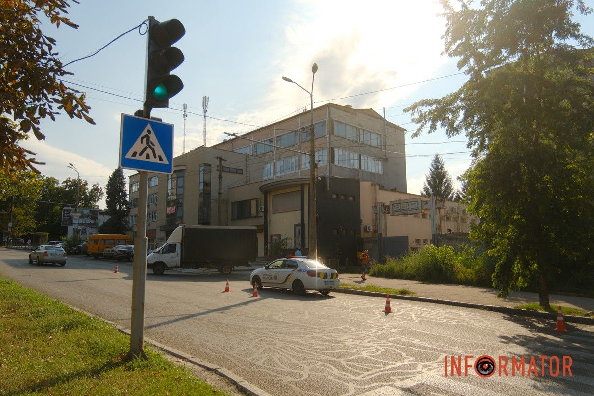 На місці працює поліція У Дніпрі на проспекті Олександра Поля «ГАЗель» збила людину: що відомо 4