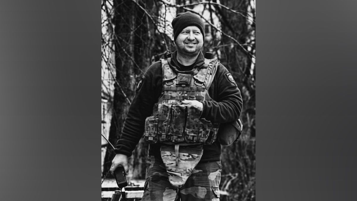 Погиб во время боевого задания: в Днепропетровской области провели в последний путь младшего сержанта Владимира Матирко