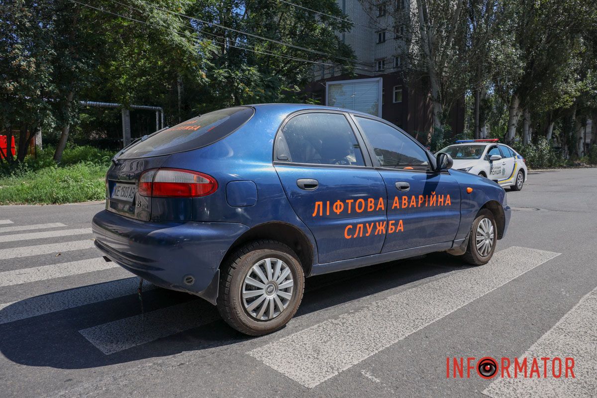 У Дніпрі на Ярослава Мудрого Lanos аварійної ліфтової служби збив жінку на пішохідному переході 5