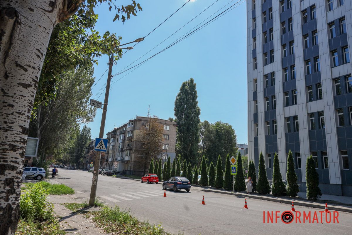 У Дніпрі на Ярослава Мудрого Lanos аварійної ліфтової служби збив жінку на пішохідному переході 10