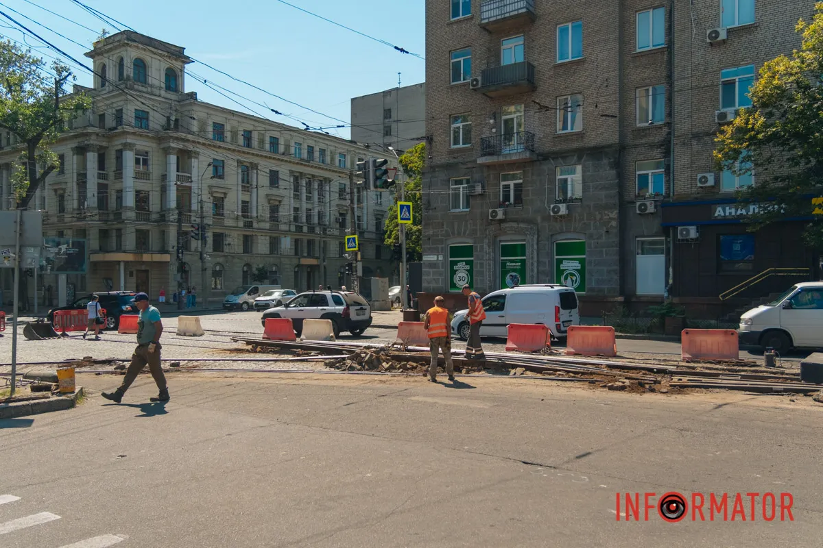 Изменения касаются и автобусов. №40 и №109 в направлении железнодорожного вокзала В Днепре на неделю перекрыли улицу Архитектора Олега Петрова: как курсирует транспорт 9
