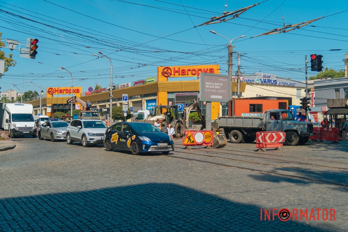 Ремонт продолжается у перекрестка проспекта Науки и улицы Архитектора Олега Петрова В Днепре на неделю перекрыли улицу Архитектора Олега Петрова: как курсирует транспорт 16