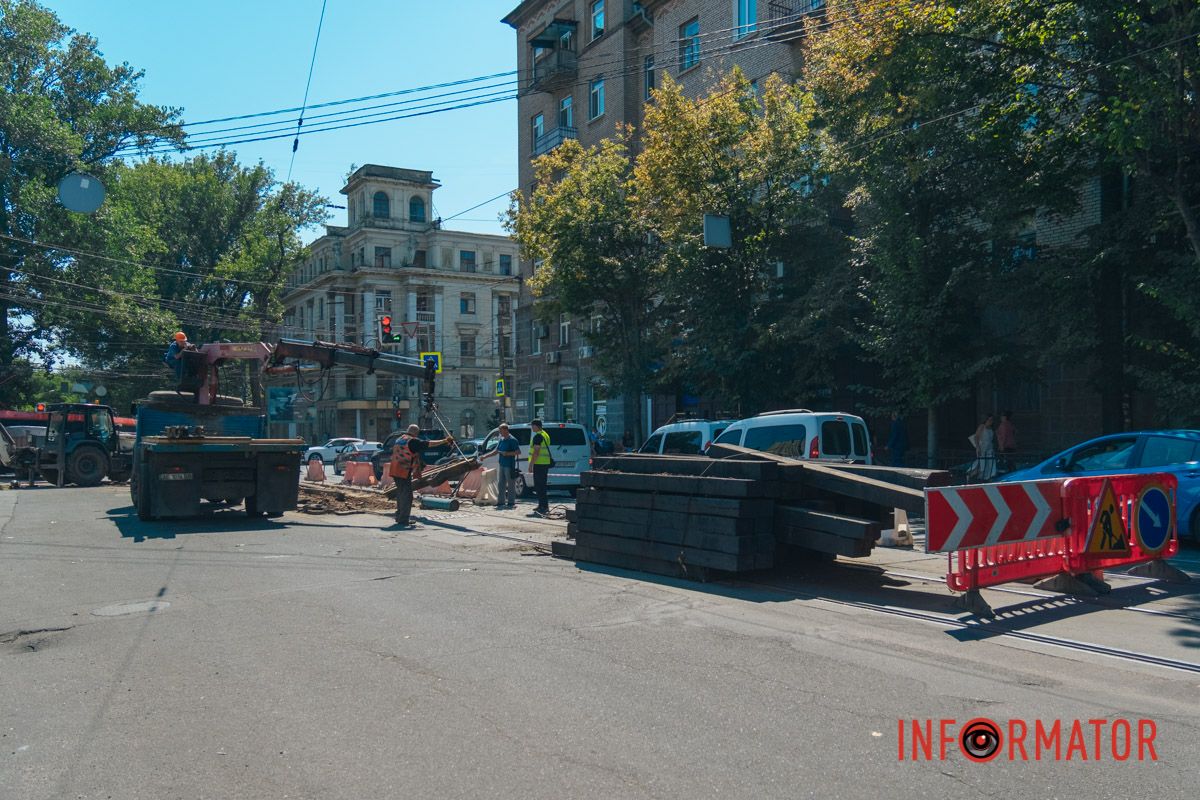 Работы на трамвайном пути планируют завершить 24 августа В Днепре на неделю перекрыли улицу Архитектора Олега Петрова: как курсирует транспорт 38